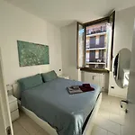 Entire House - Cute And Modern Flat, Very Well Connected To The City Center